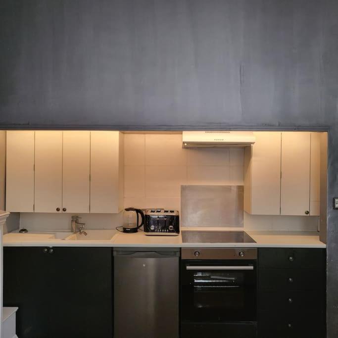 5 Luxury Spacious Loft - Prime Location - Comfortable Bed & Sofa Brighton Екстериор снимка