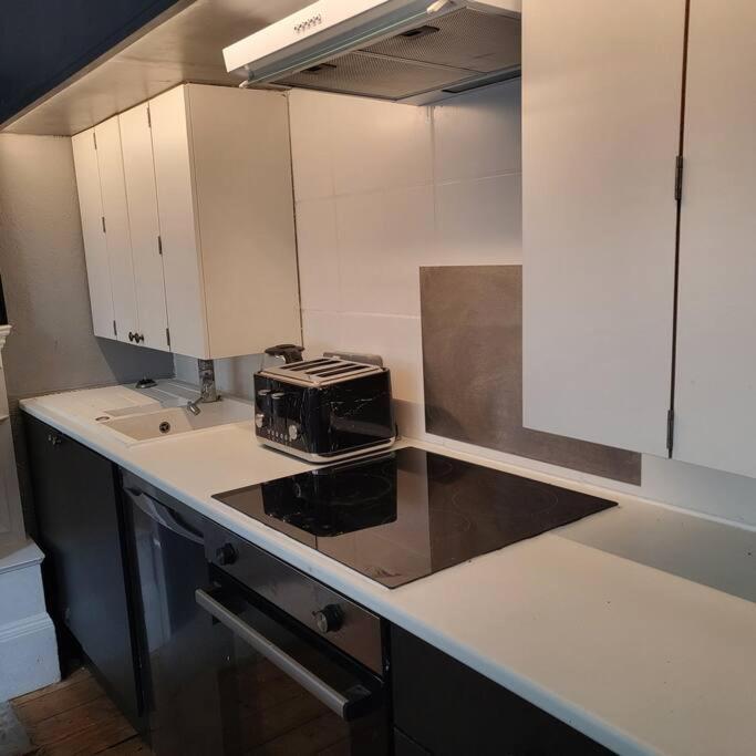 5 Luxury Spacious Loft - Prime Location - Comfortable Bed & Sofa Brighton Екстериор снимка
